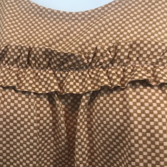 LC Lauren Conrad Cold Shoulder Ruffle Front Top Small - Picture 3 of 9